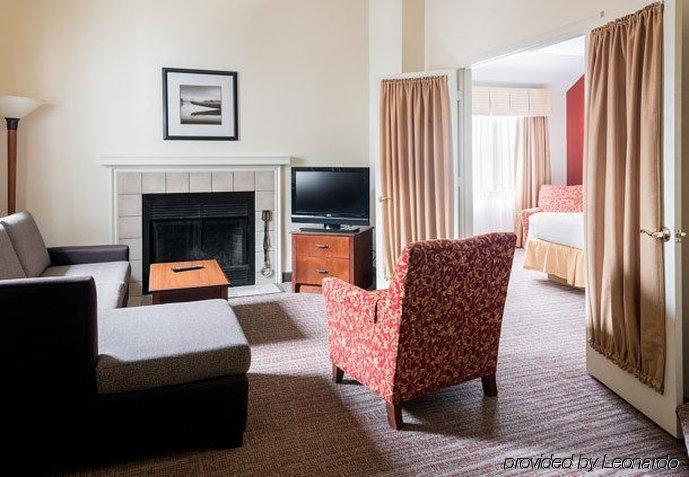 Residence Inn Kansas City Downtown/Union Hill ภายนอก รูปภาพ