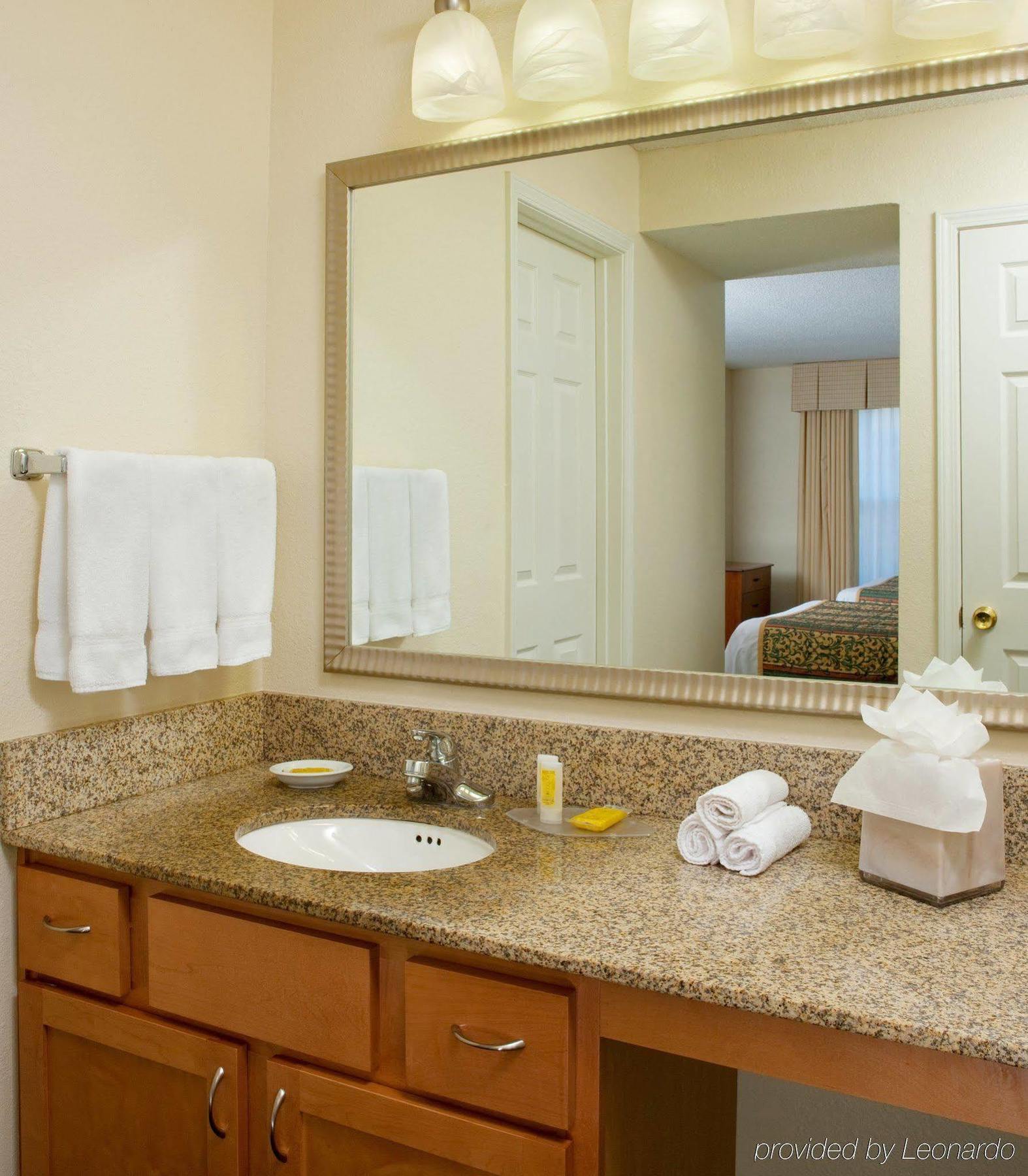 Residence Inn Kansas City Downtown/Union Hill ภายนอก รูปภาพ