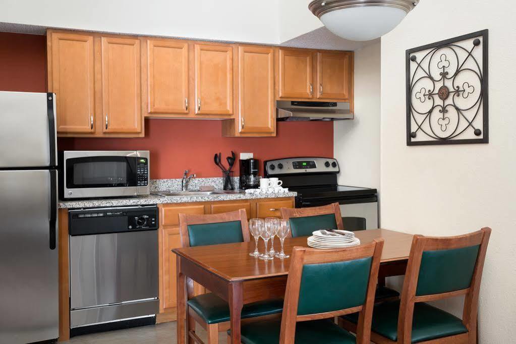 Residence Inn Kansas City Downtown/Union Hill ภายนอก รูปภาพ