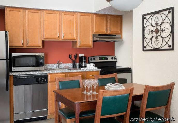 Residence Inn Kansas City Downtown/Union Hill ภายนอก รูปภาพ
